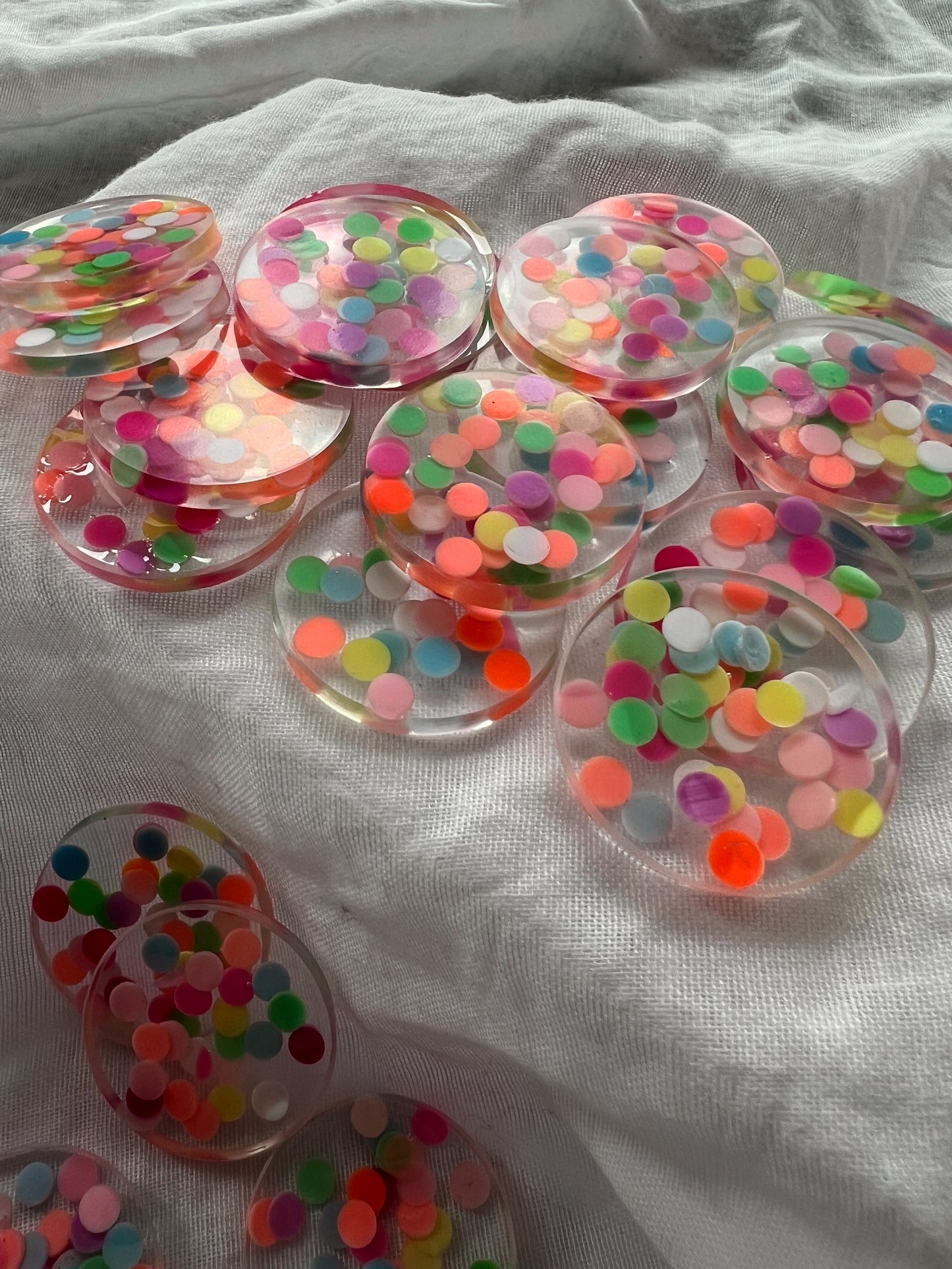 Micro orb: confetti