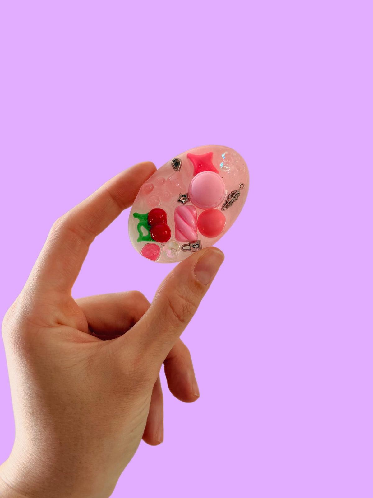 Pink cherry : palm oval