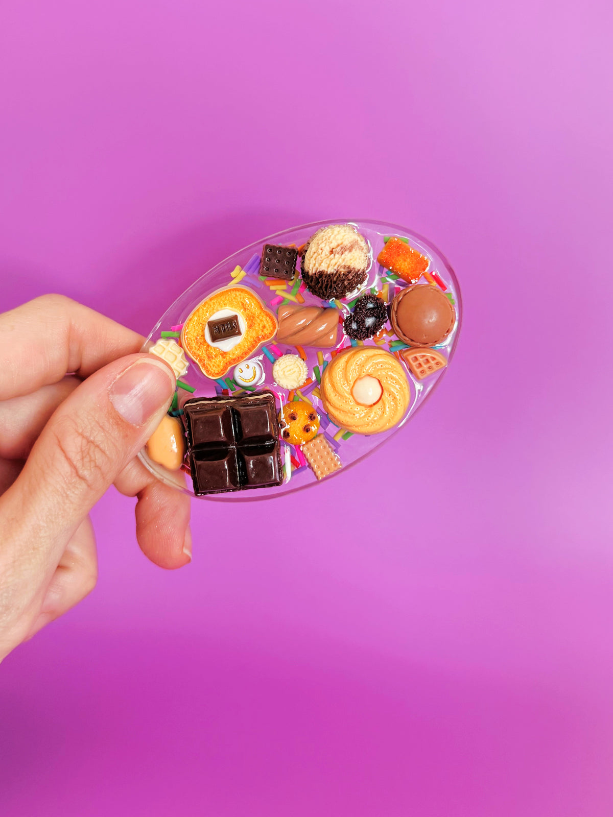 Chocolate sprinkles : oval tinker