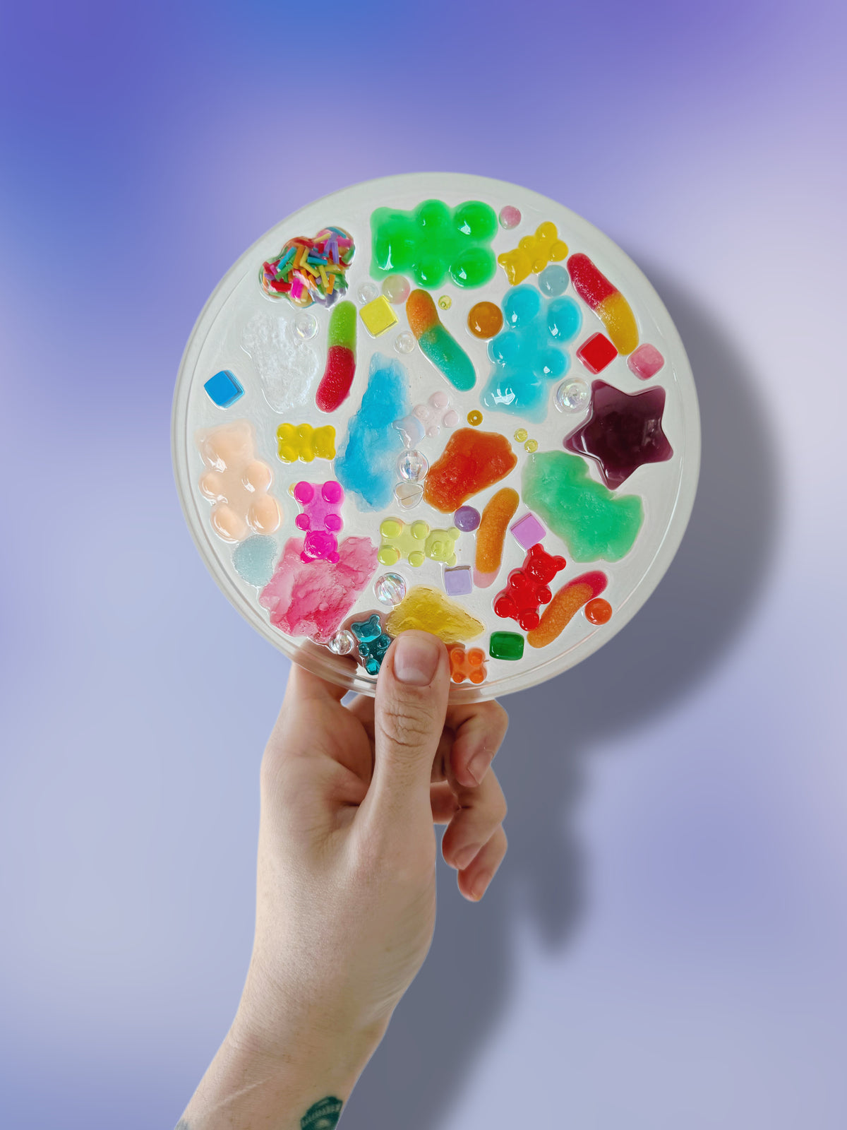 Gummy bear: sensory plate