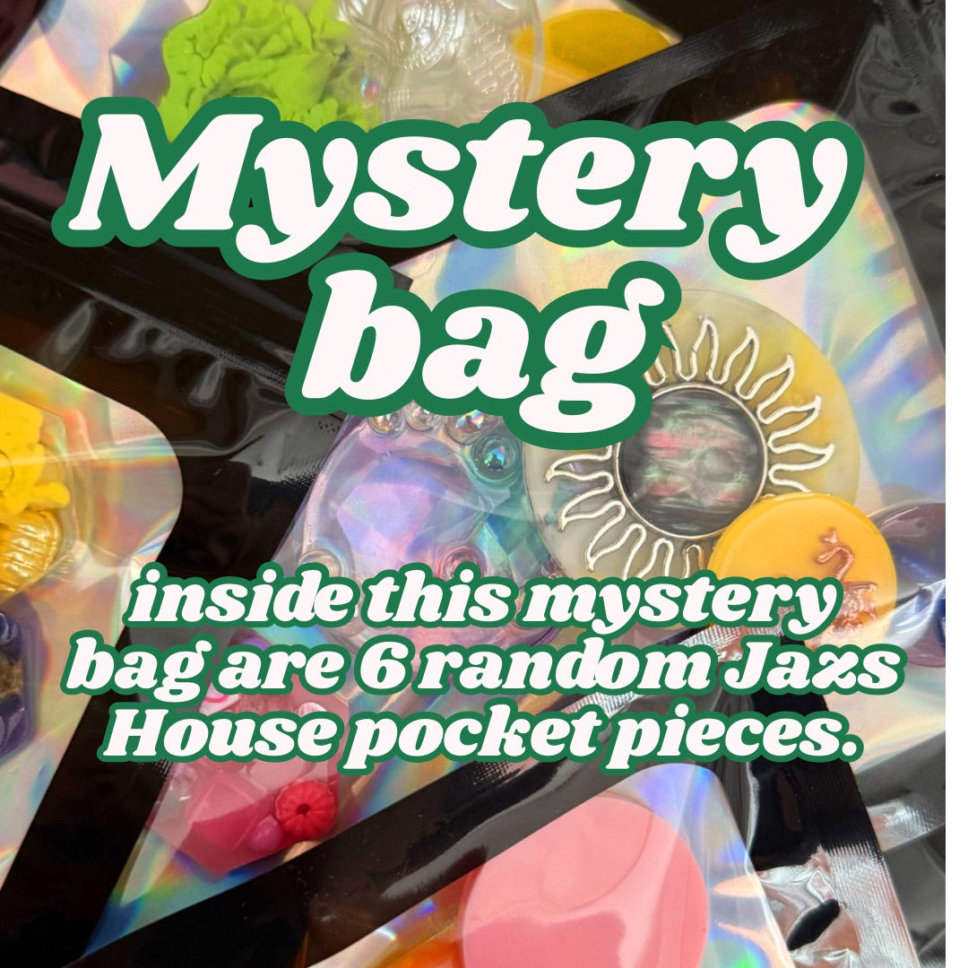 Mystery bag: pocket pieces