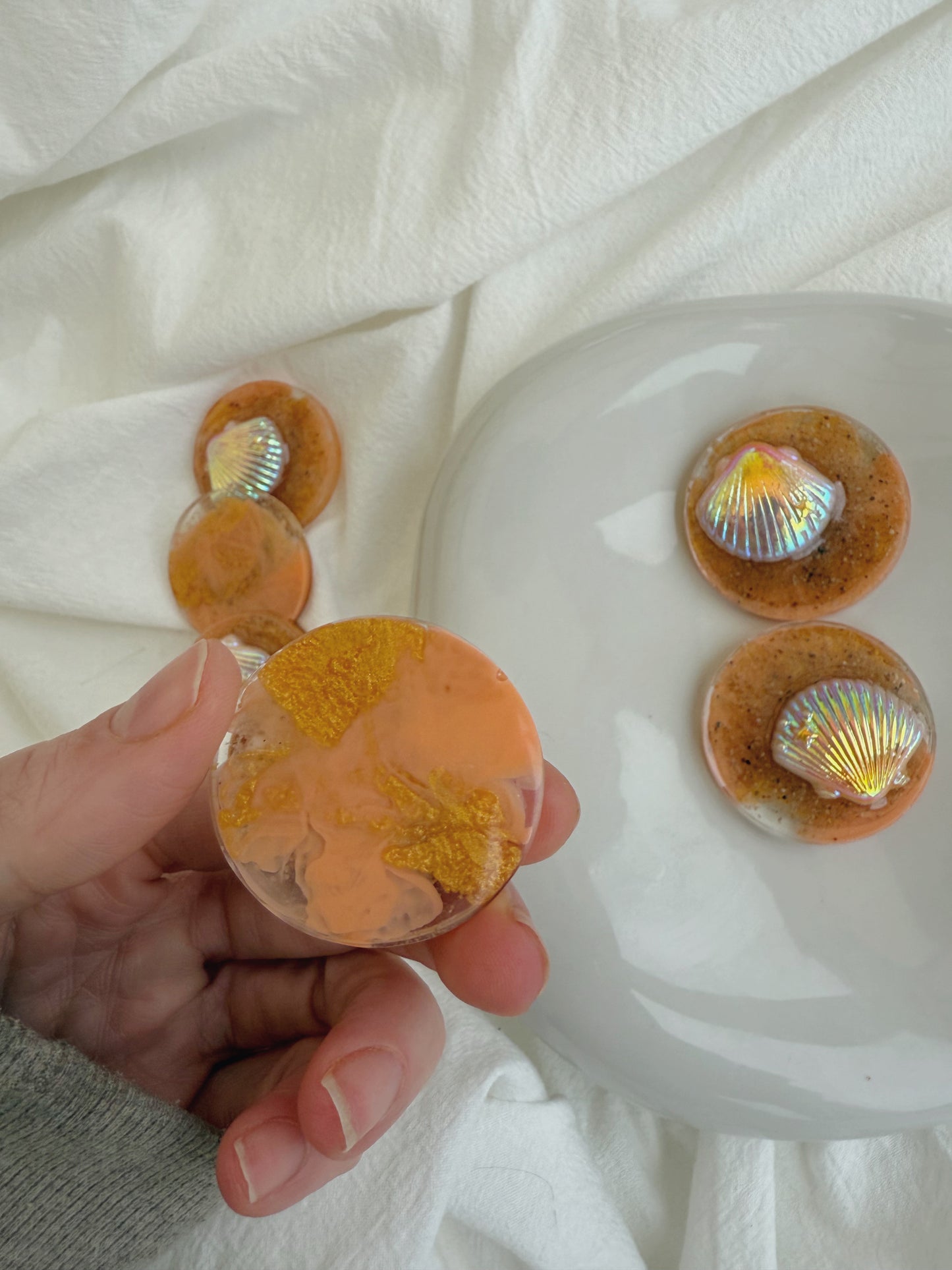 B - orange shell orb