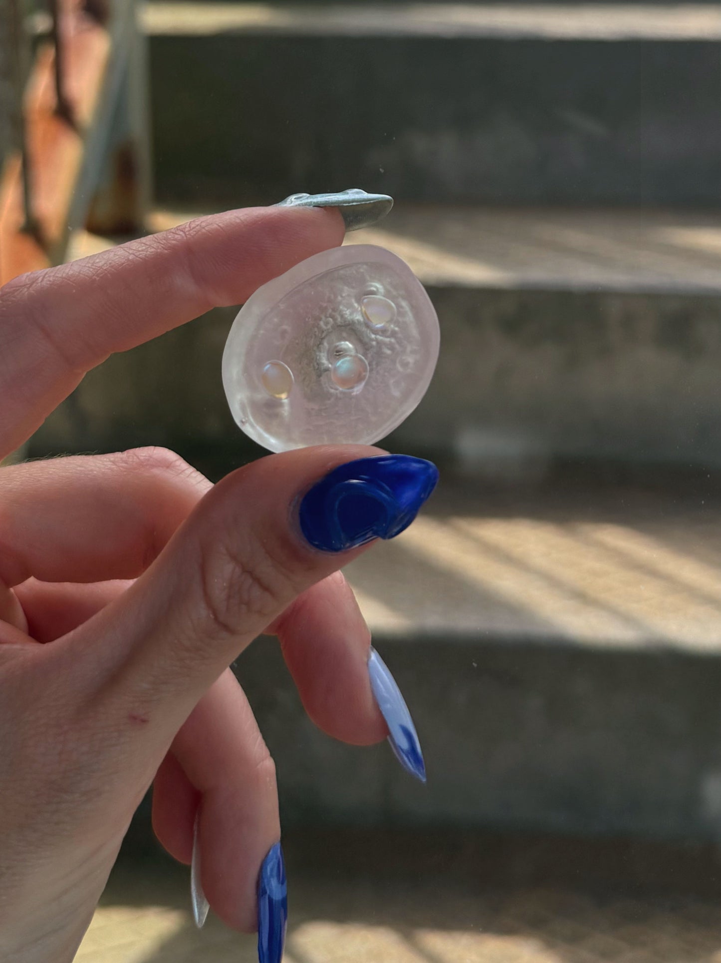 Pink magic thumb dip