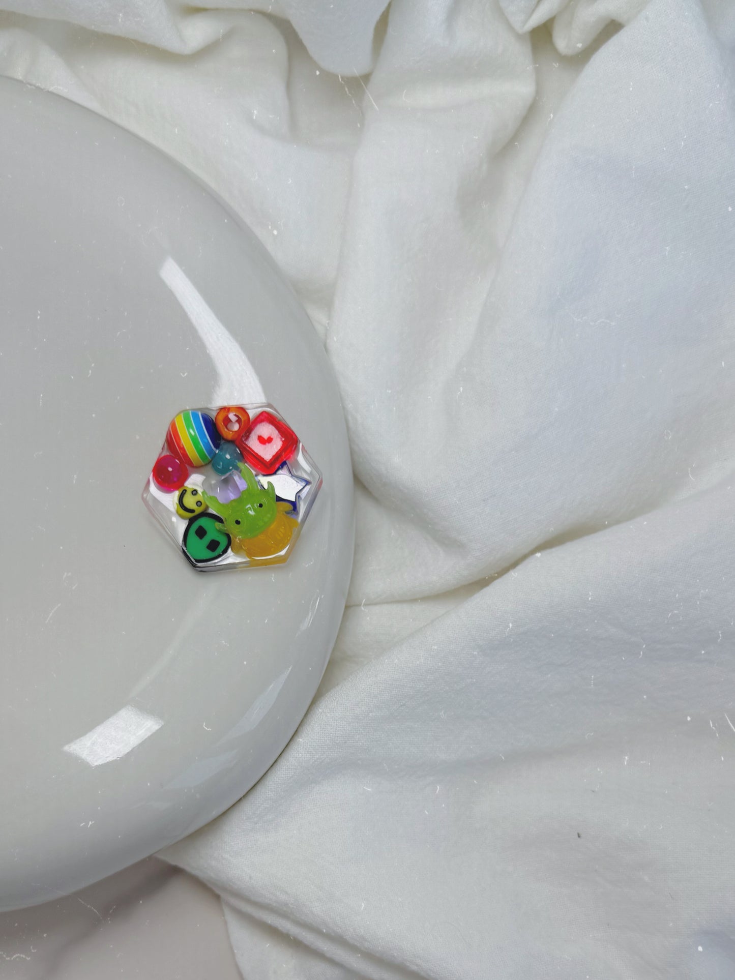 Mini hexagon: rainbow finder