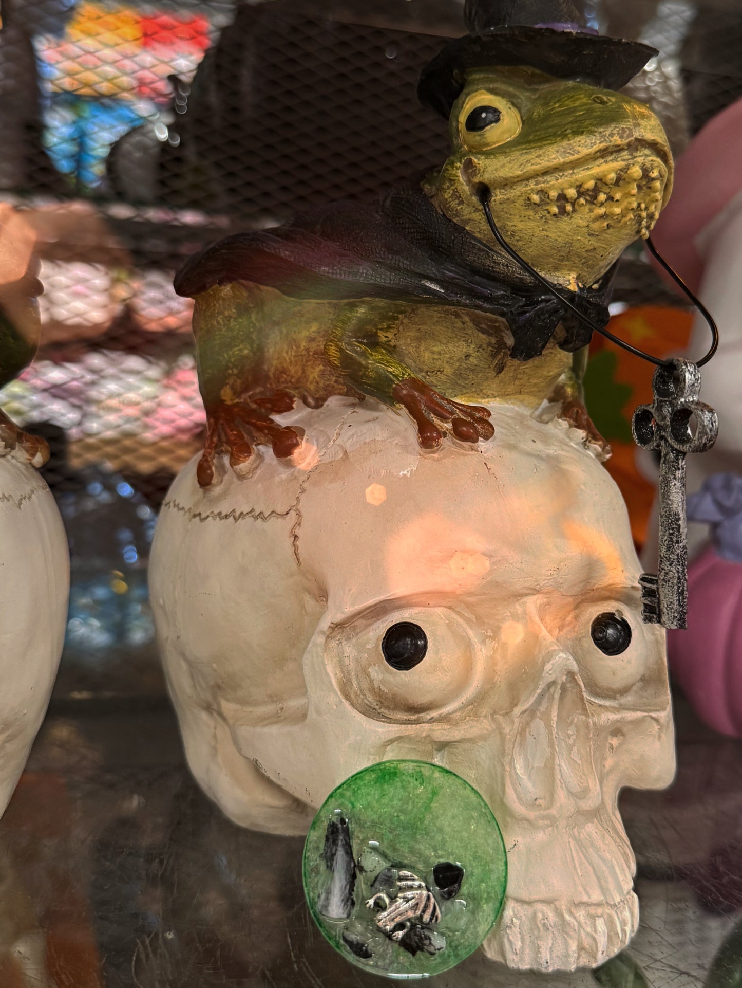 Holographic orb: green frog 118