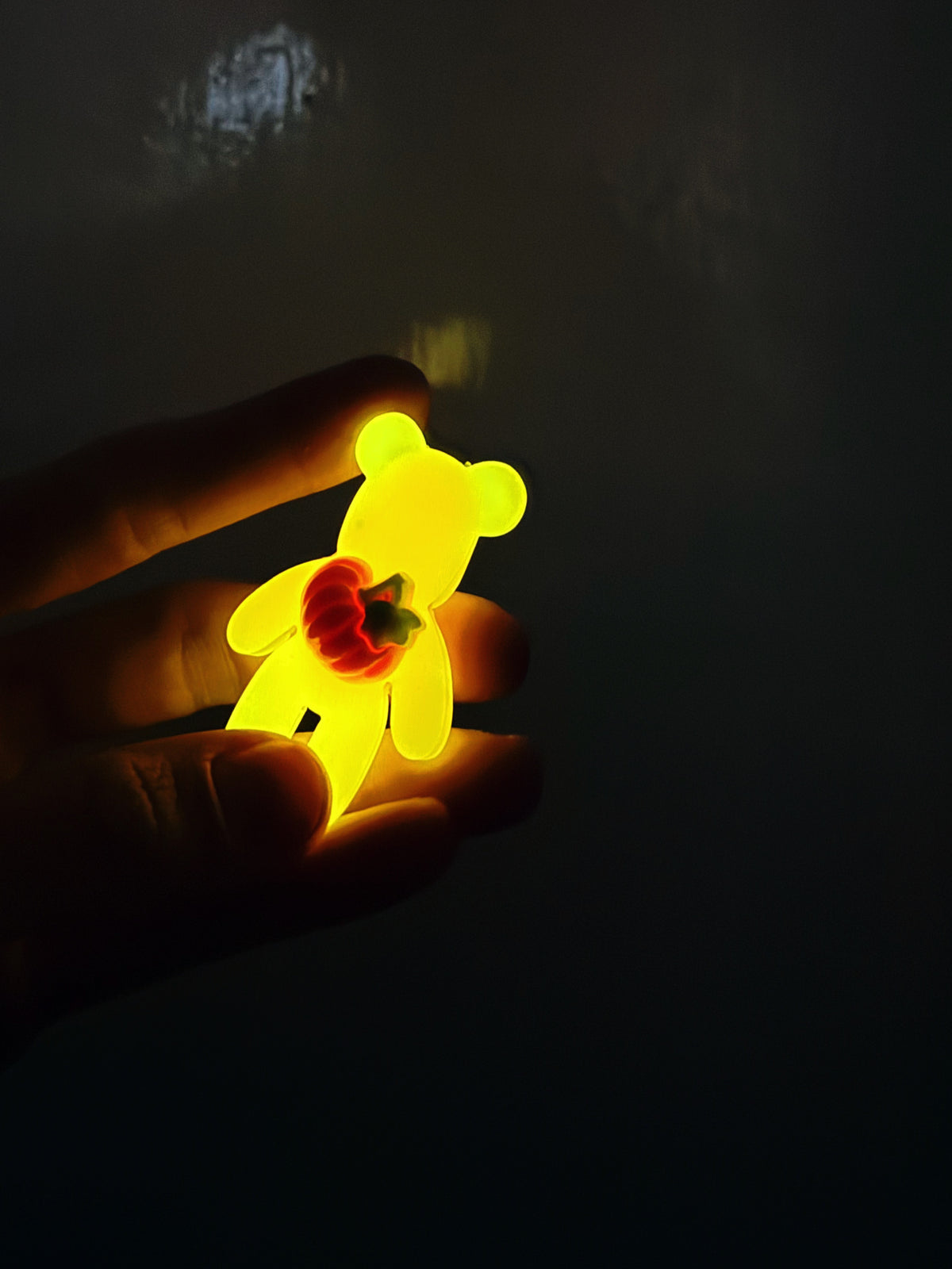 Glowing pumpkin worry bear
