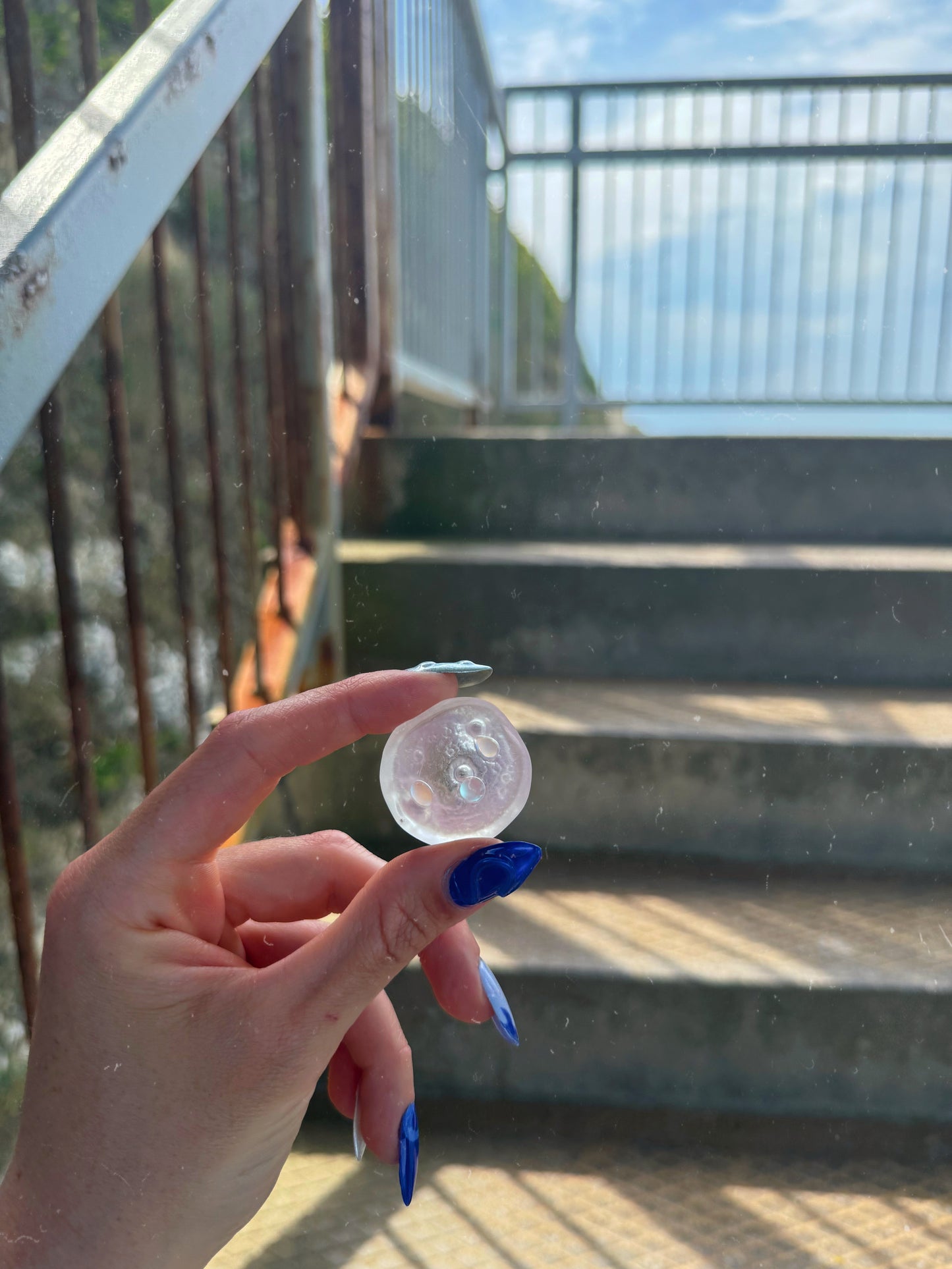 Pink magic thumb dip