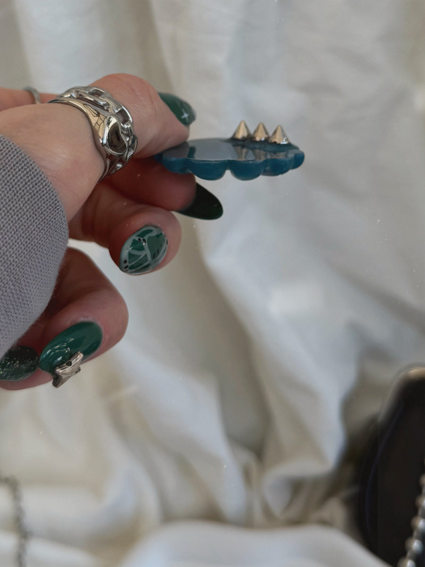 Pocket shell: blue safe spike