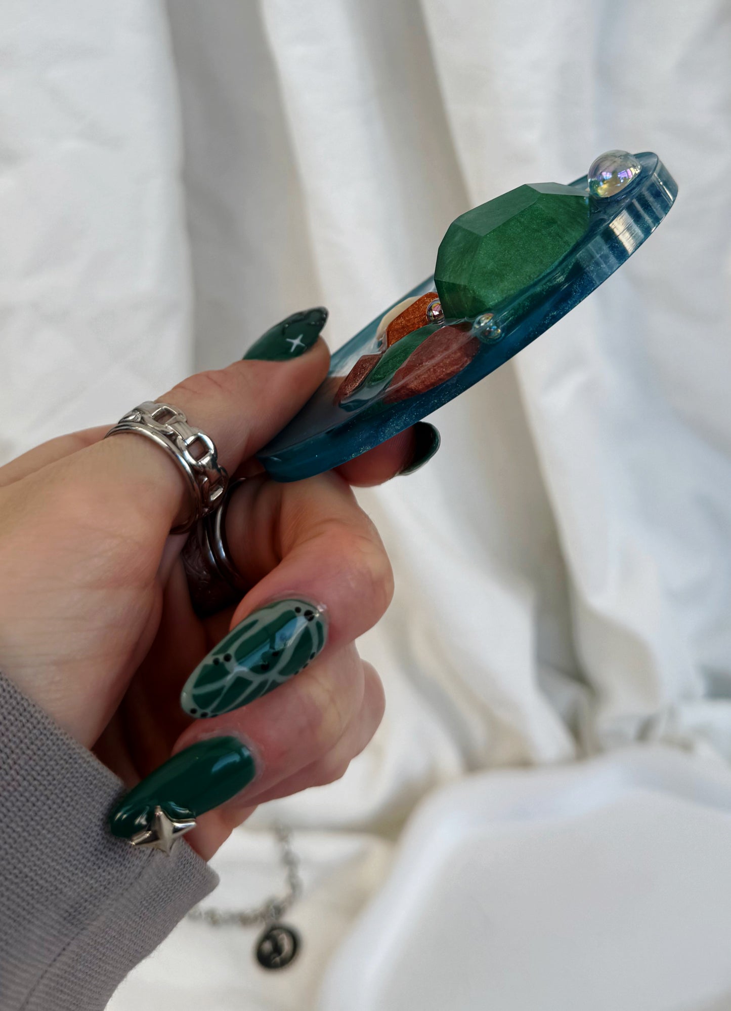 Oval tinker: emerald cave