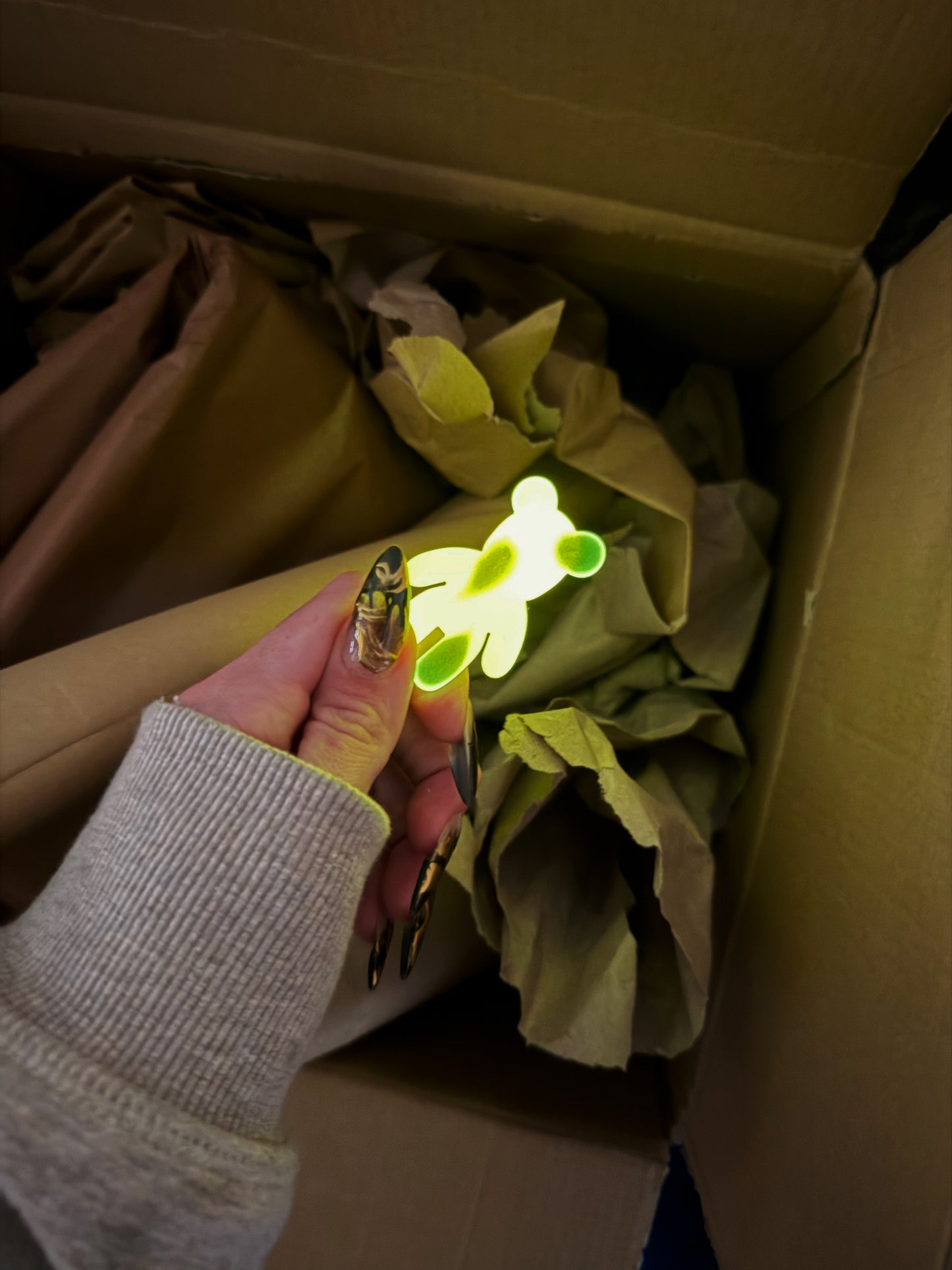 Worry bear: glow in the dark orange 110