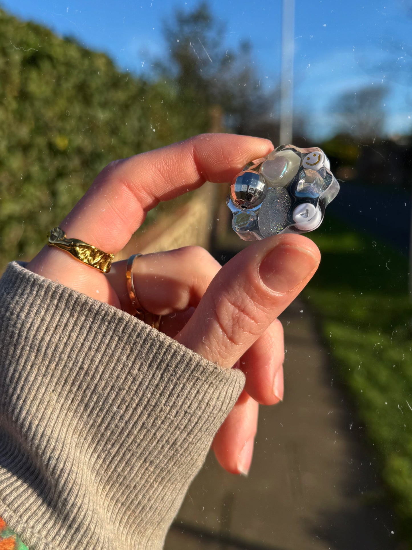 Wiggly monochrome disco