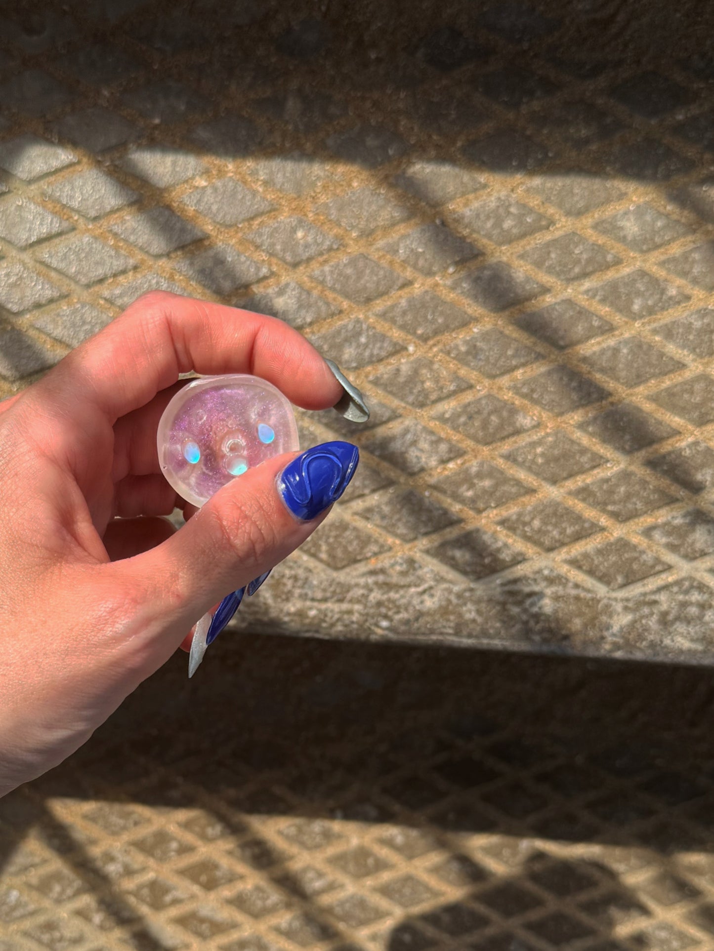 Pink magic thumb dip